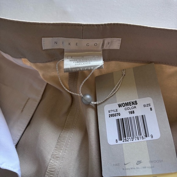 NWT women’s Nike dry fit golf shorts - Picture 5 of 11